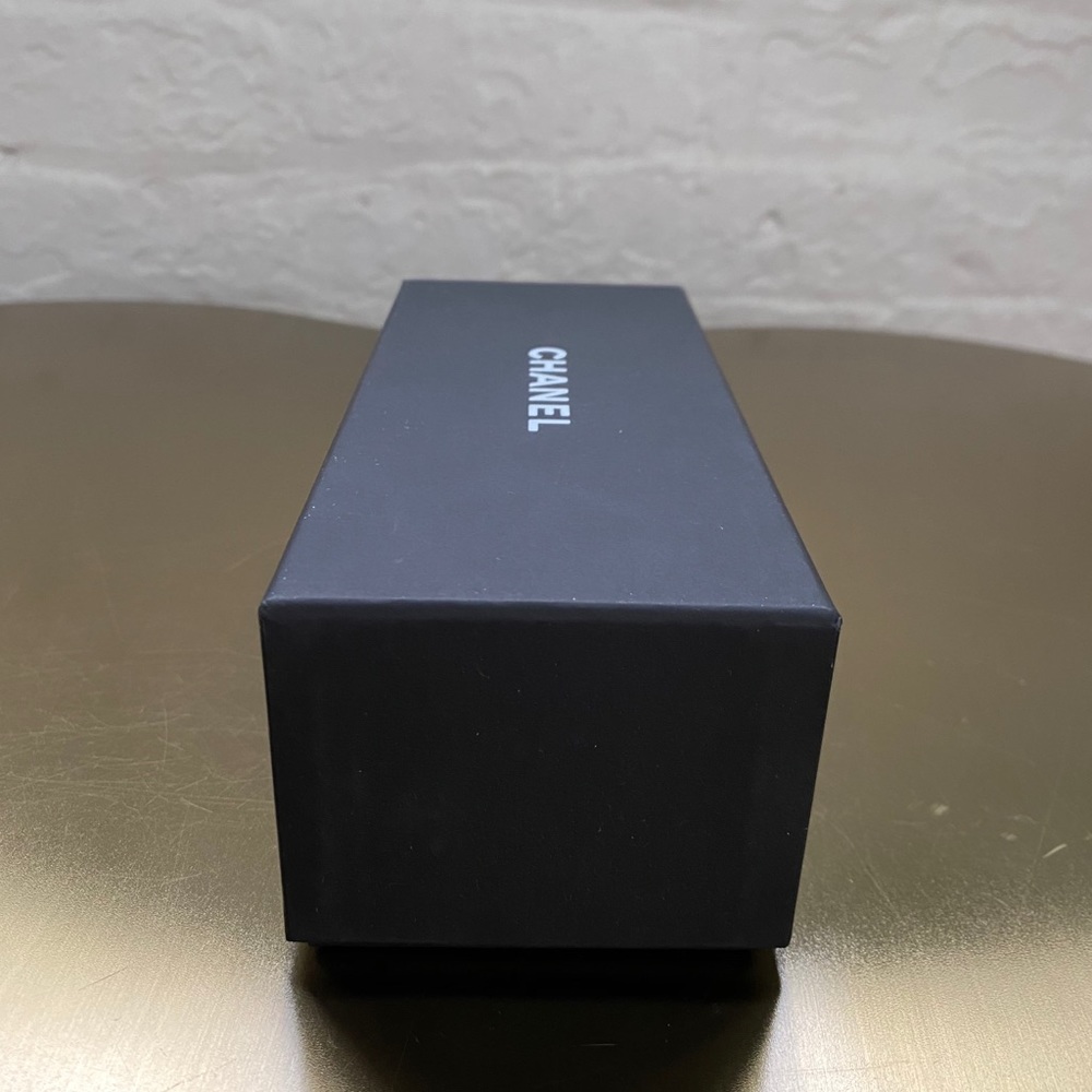 Chanel Box - Picture 2 of 4